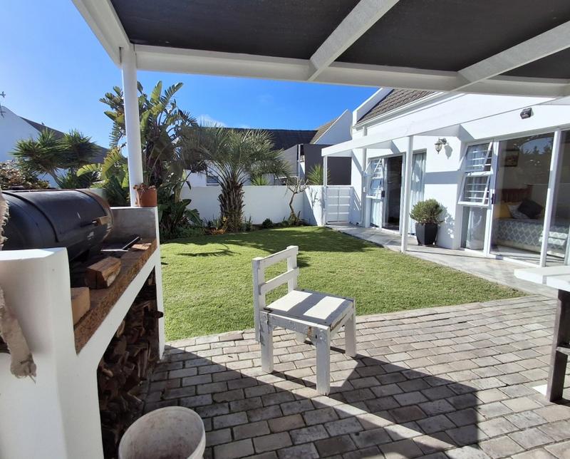 4 Bedroom Property for Sale in Golden Mile Western Cape